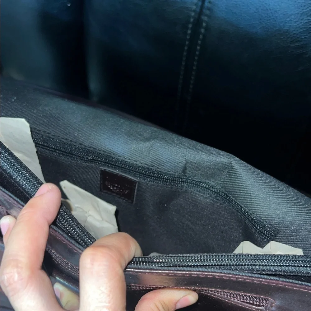 Elegant Burgundy Leather Messenger Bag